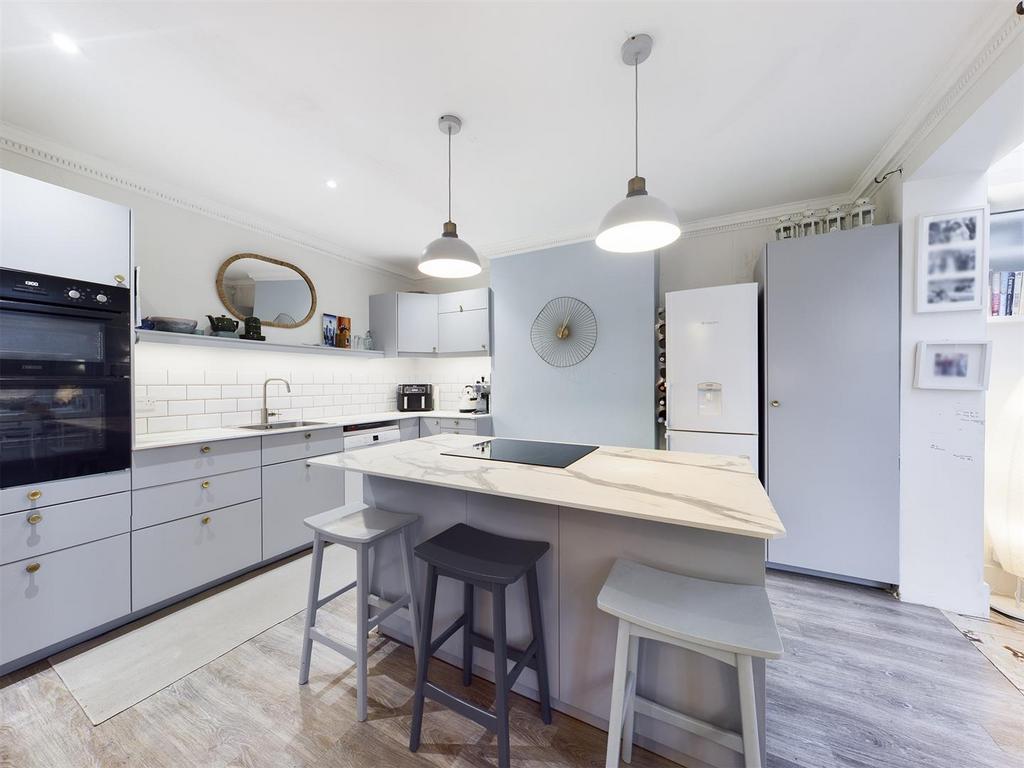Kitchen / Breakfast Room