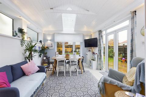256 Limpsfield Road, South Croydon, CR2 9DD