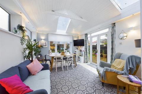 256 Limpsfield Road, South Croydon, CR2 9DD