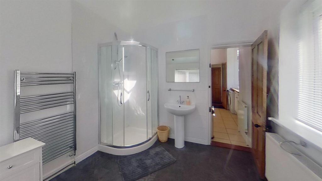 Manners Road, Southsea, Portsmouth 4 bed terraced house £1,600 pcm (£