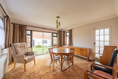 3 bedroom detached bungalow for sale - Chadacre Road, Thorpe Bay