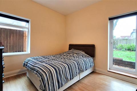 3 bedroom apartment for sale - Highwood Road, Poole
