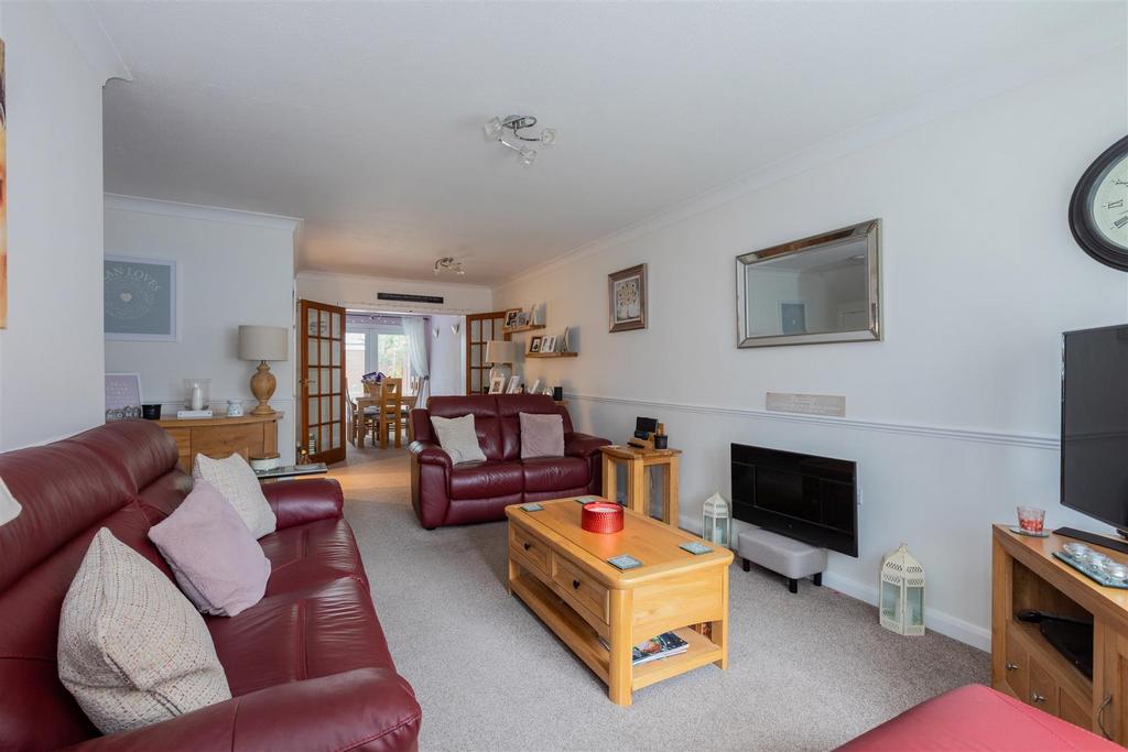31 Warner Close-08.jpg