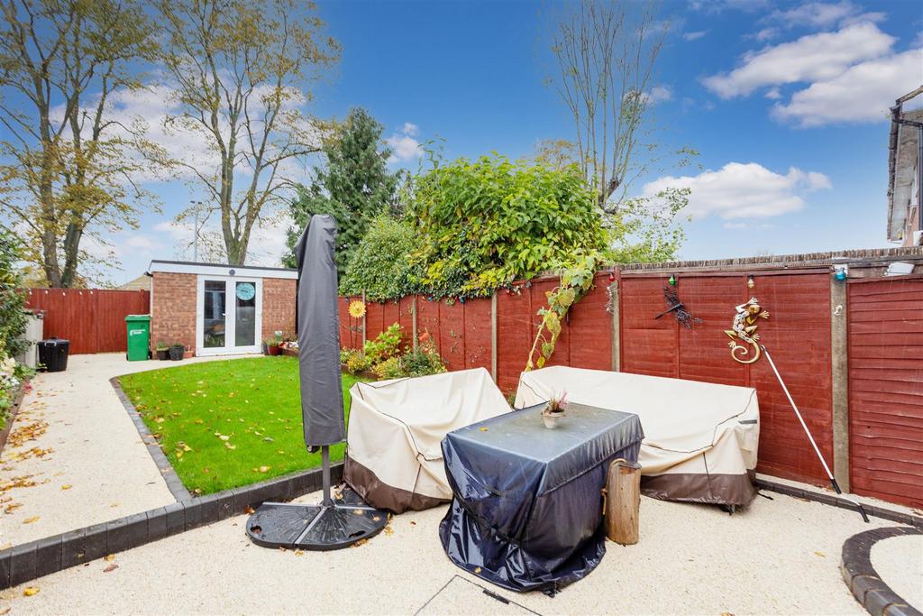 31 Warner Close-03.jpg