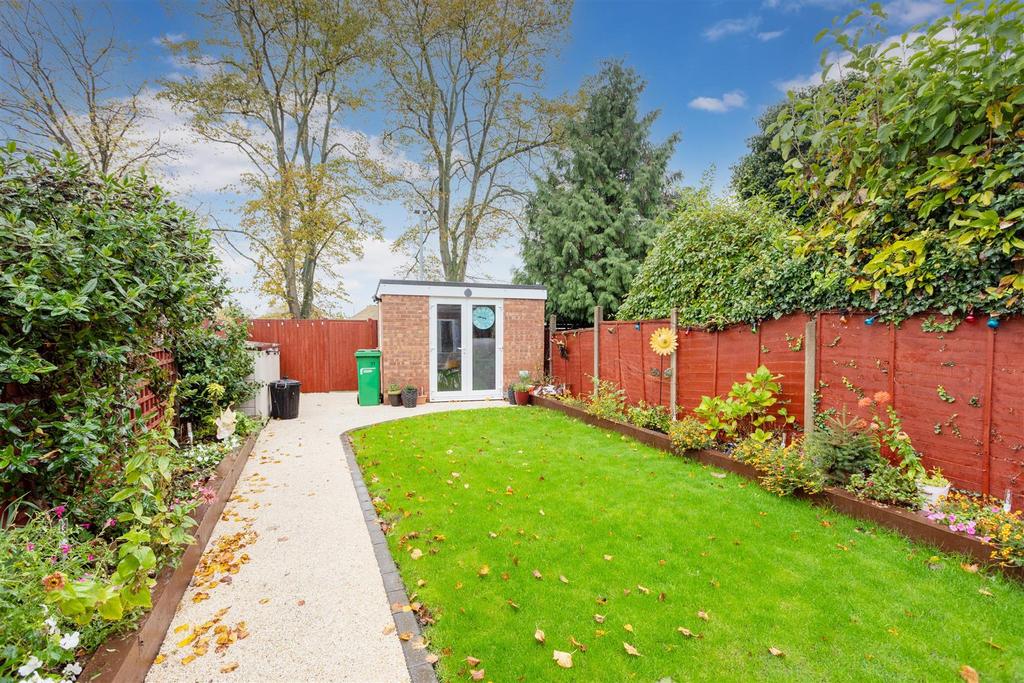 31 Warner Close-04.jpg