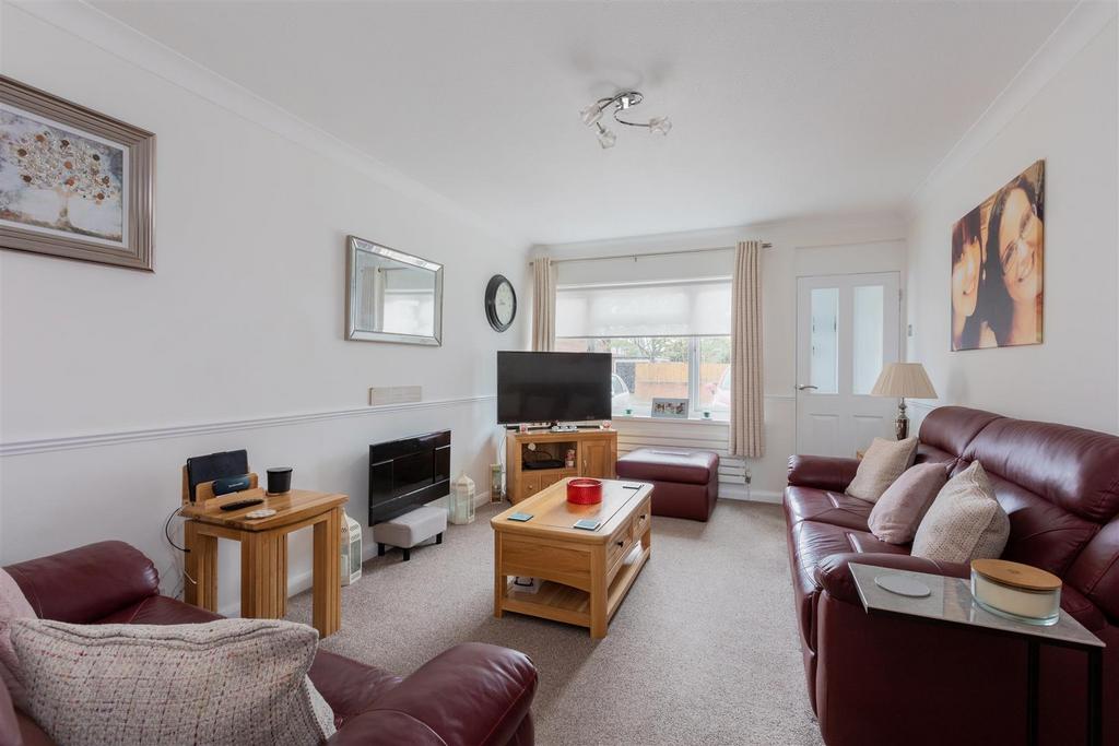 31 Warner Close-09.jpg