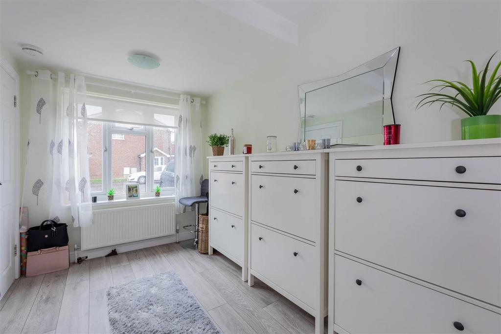 31 Warner Close-07.jpg