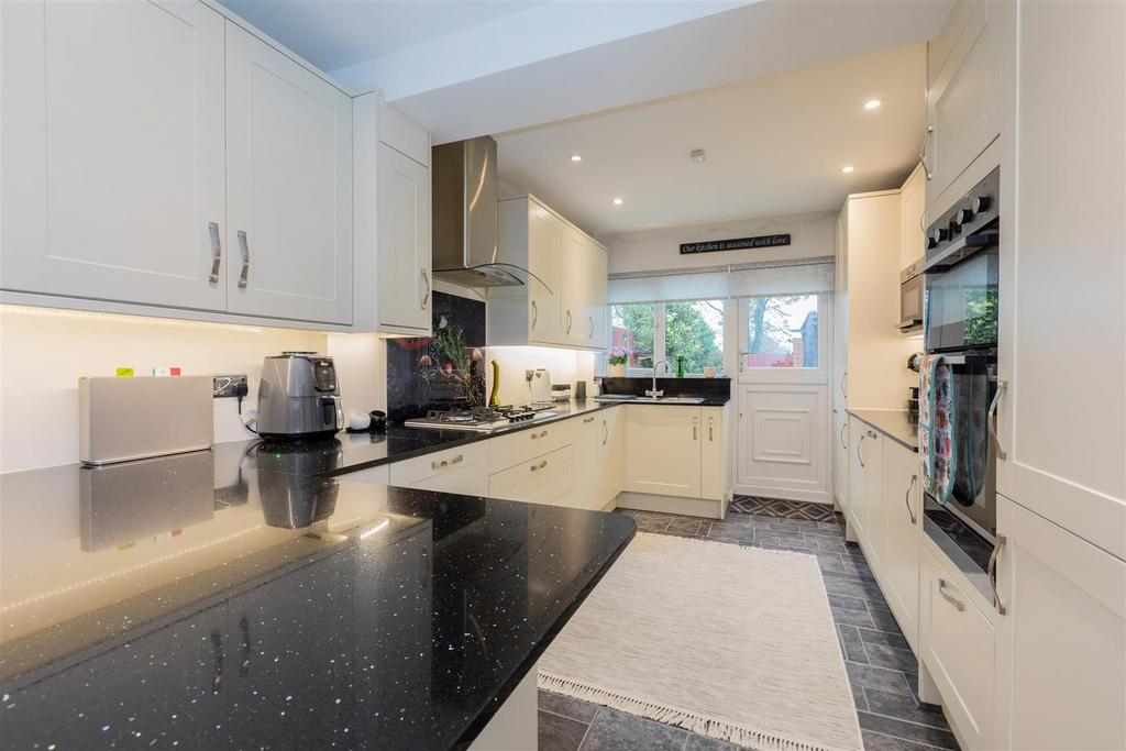 31 Warner Close-15.jpg