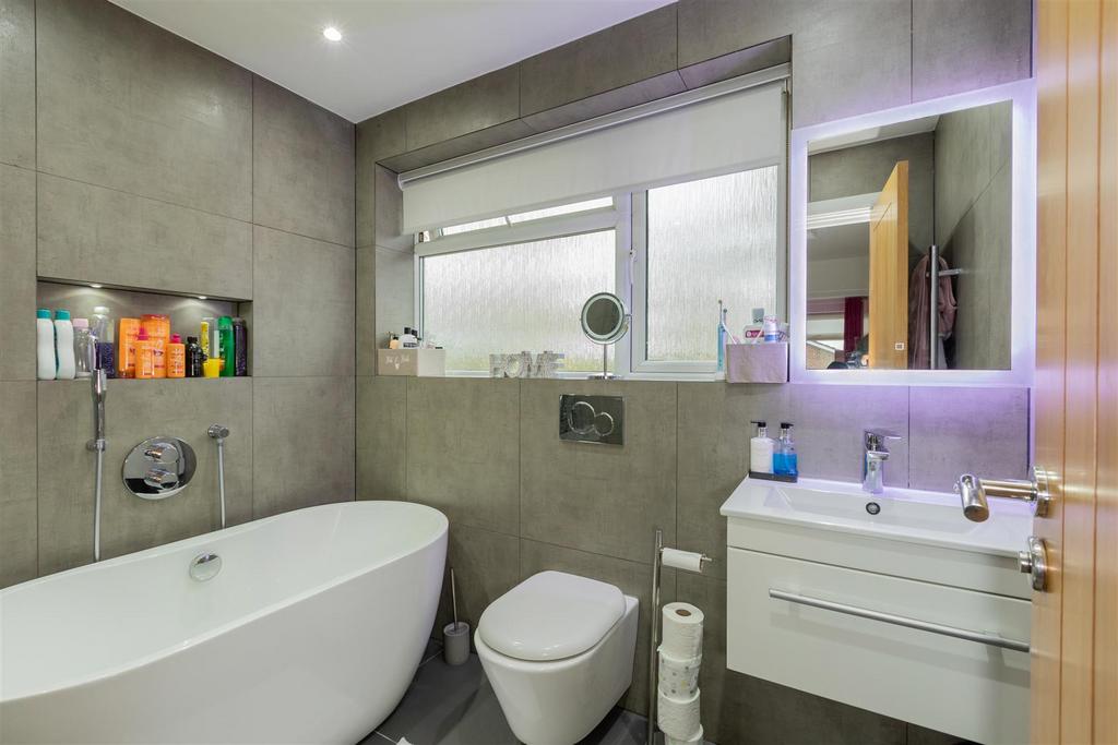 31 Warner Close-12.jpg