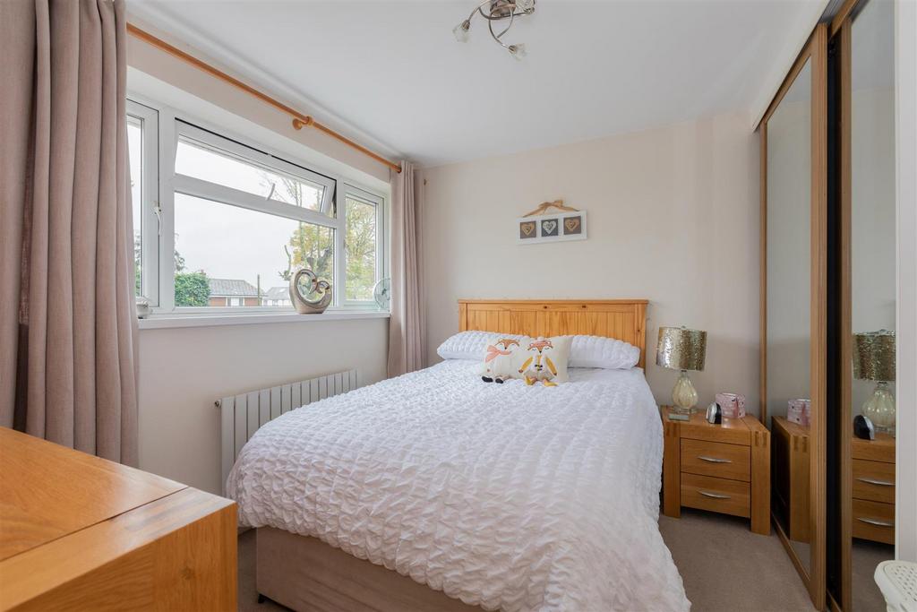 31 Warner Close-14.jpg