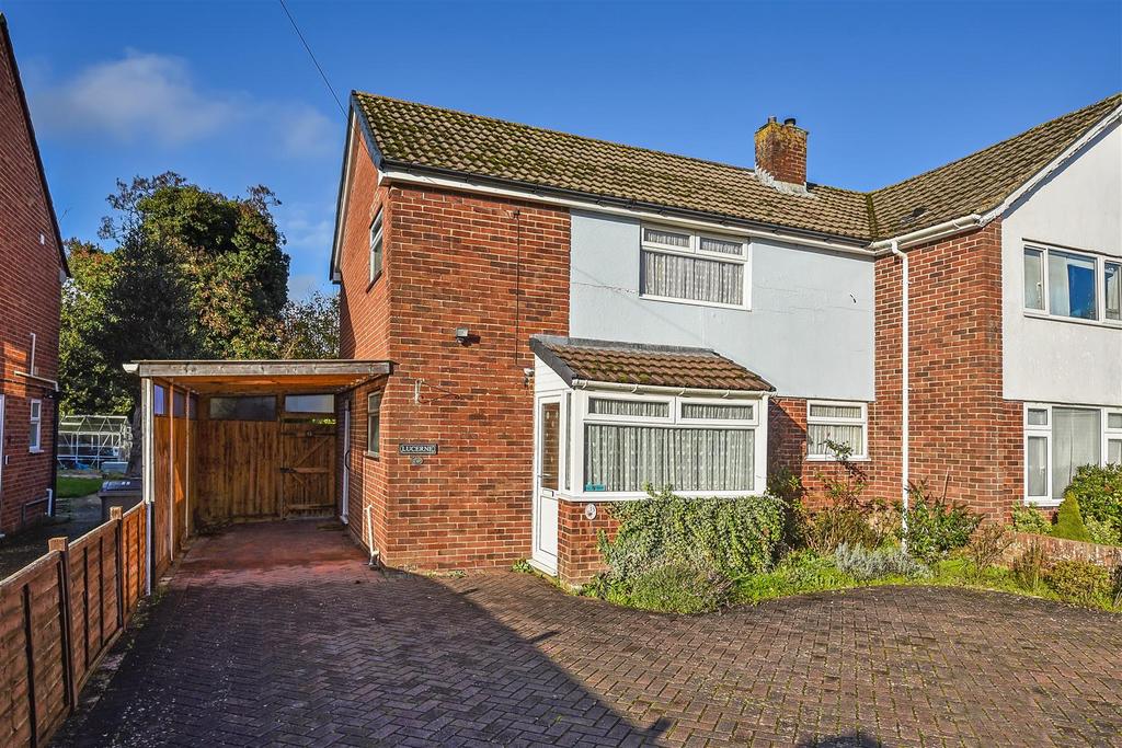 Corunna Main, Andover 3 bed semidetached house £320,000