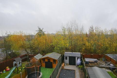 67 Carrick Drive, Thornbury, Bradford, BD3 7FD