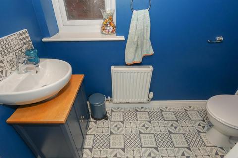 67 Carrick Drive, Thornbury, Bradford, BD3 7FD