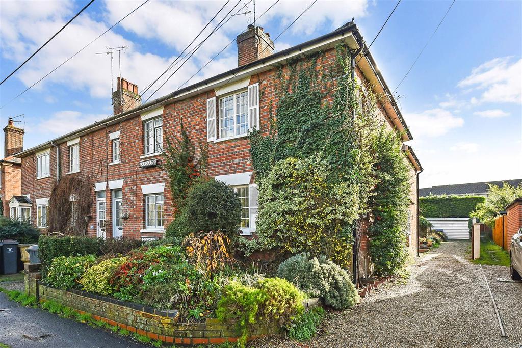 Waterloo Terrace, Anna Valley, Andover 3 bed end of terrace house for