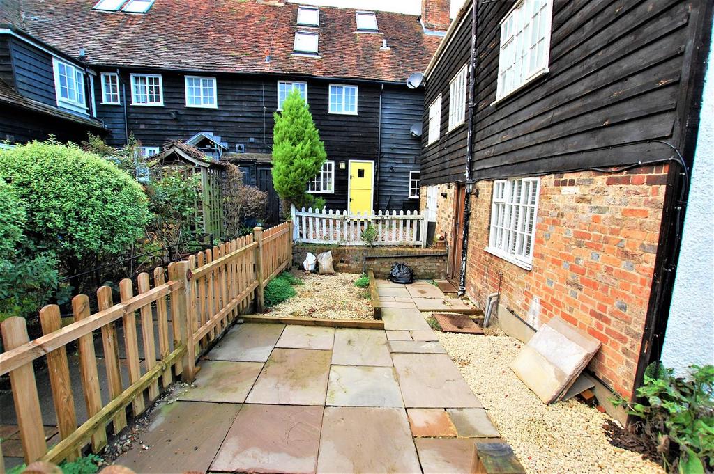 Courtyard Style Rear Garden