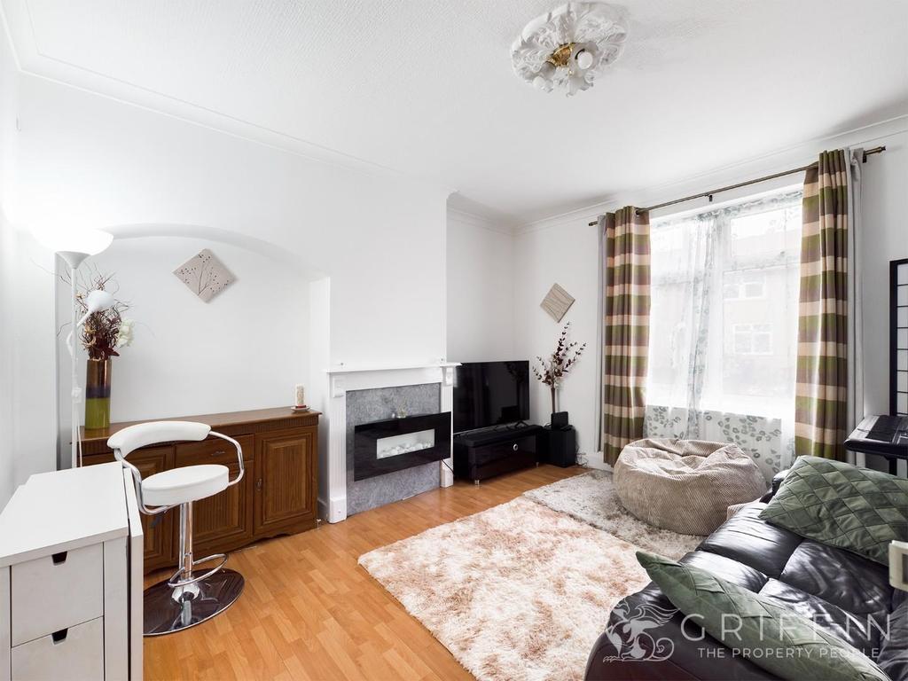 Hatfield Road, Dagenham 3 bed house £350,000
