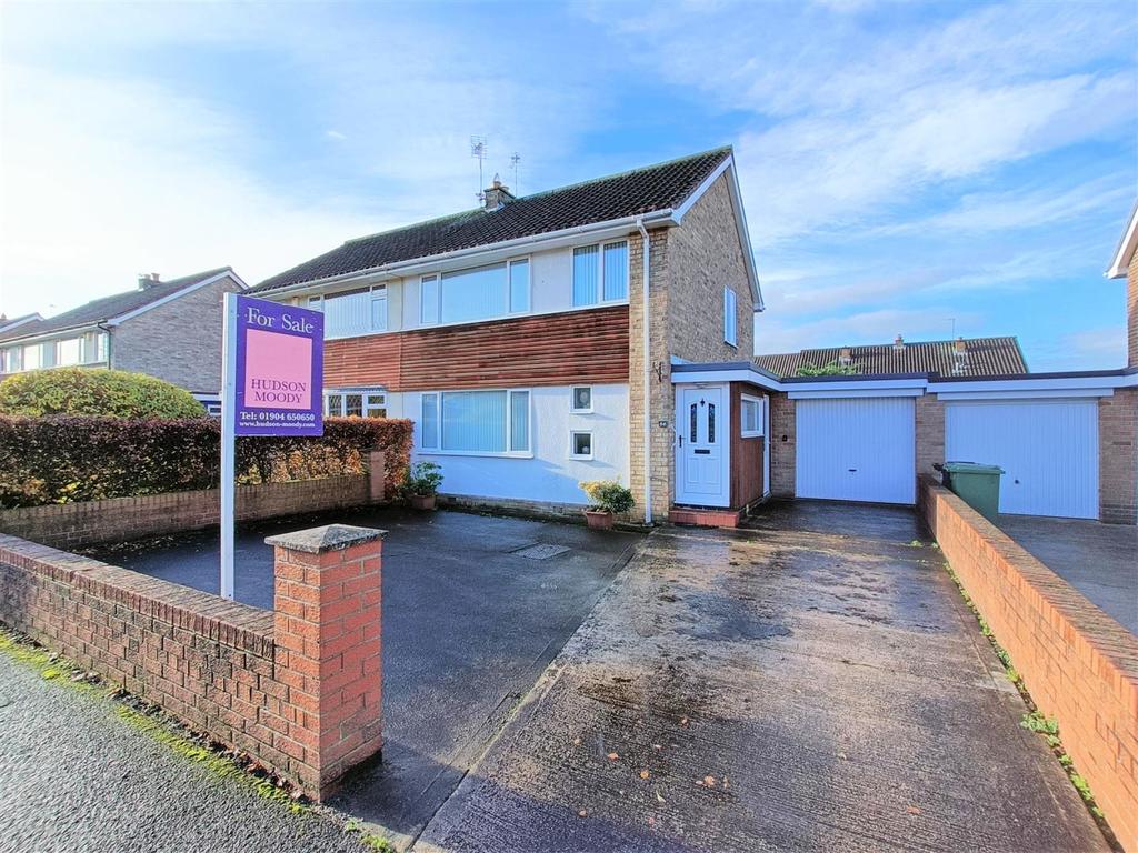 Bramley Garth, York, YO31 0PG 3 bed semidetached house £325,000