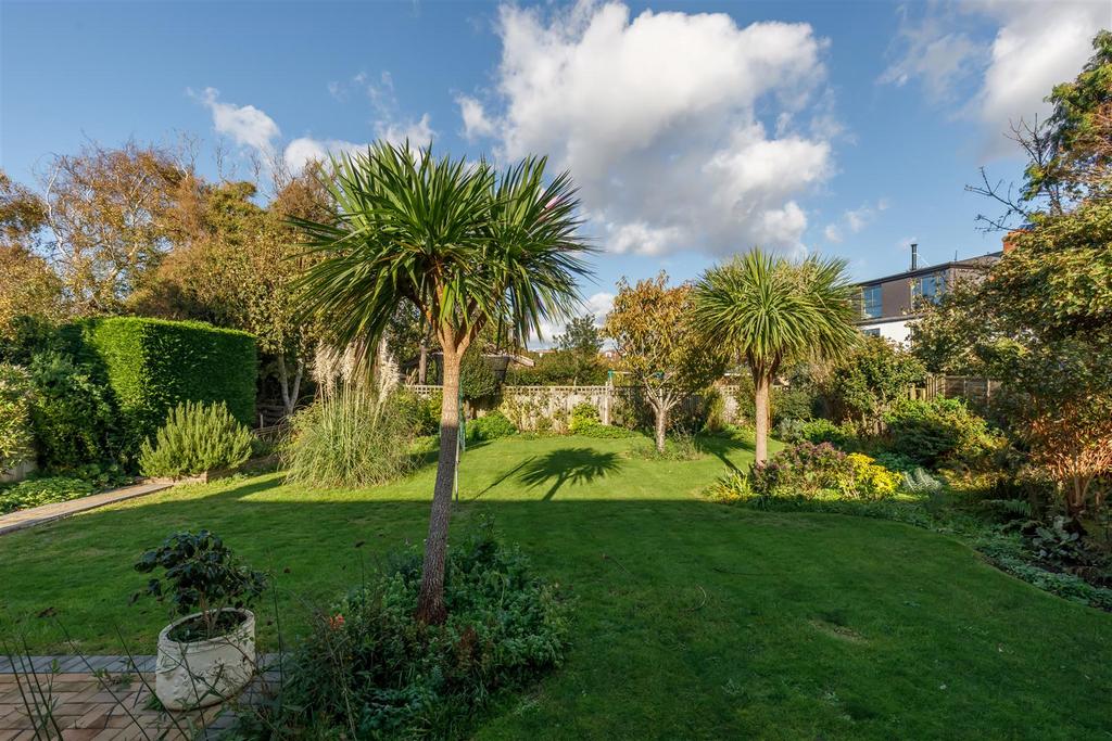 Rothbury Road, Hove 2 bed detached bungalow for sale £850,000