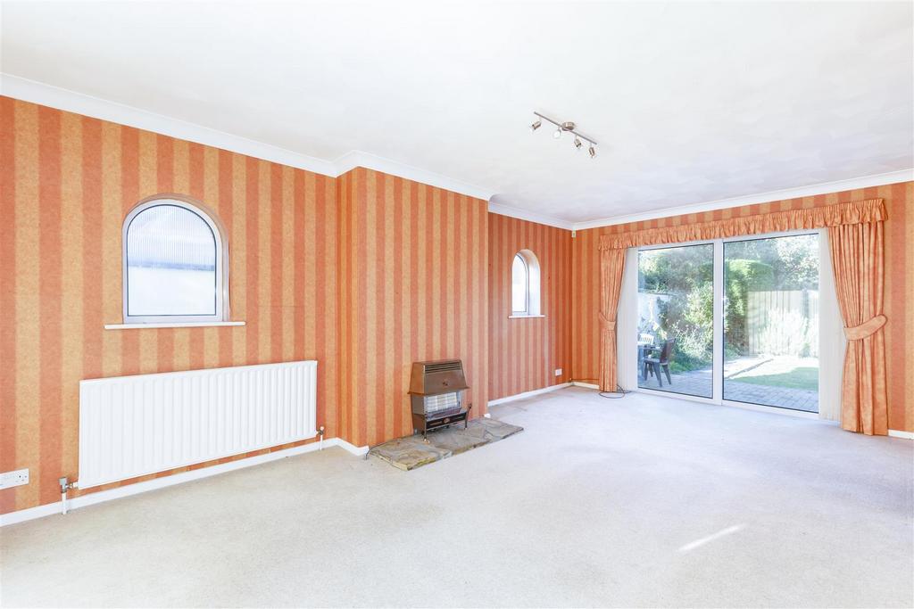 Rothbury Road, Hove 2 bed detached bungalow £850,000