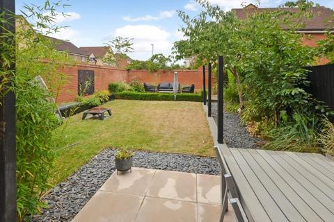 3 bedroom end of terrace house for sale - Darnell Walk, Bicester