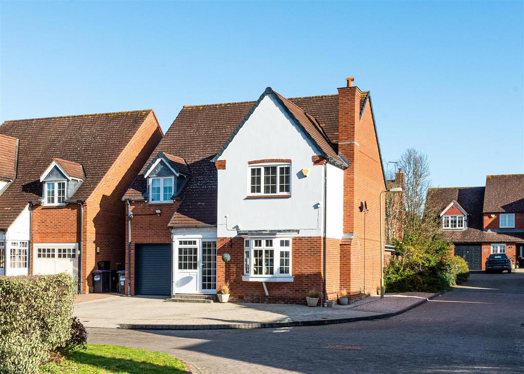 10 Long Croft, Albrighton, Wolverhampton 5 bed detached house £599,950