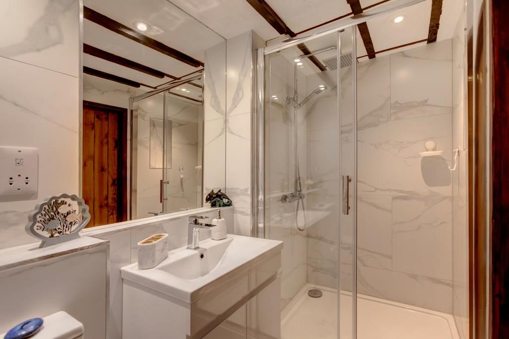 Master En-Suite
