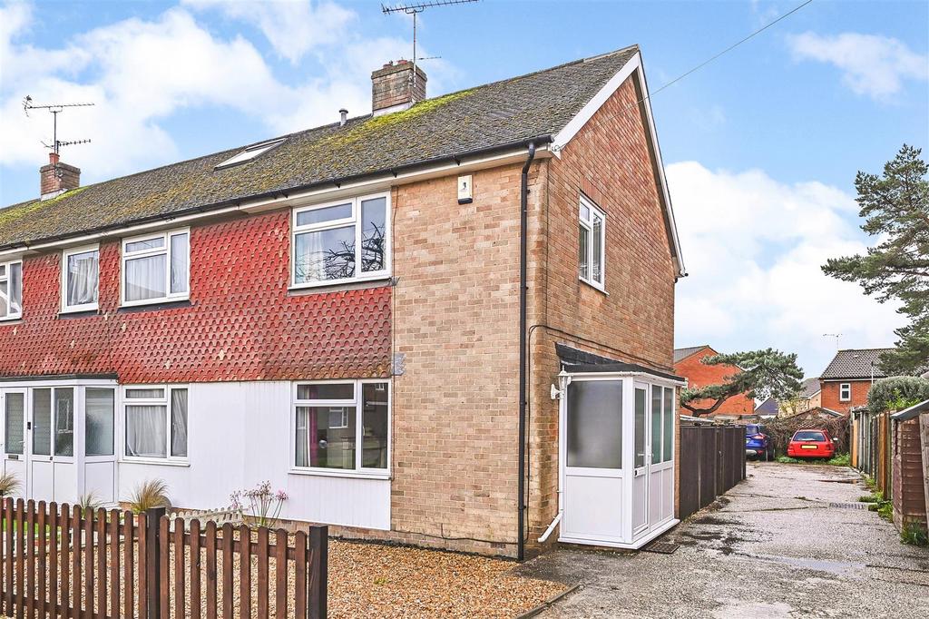 Elm Road, Westergate 3 bed end of terrace house for sale £285,000