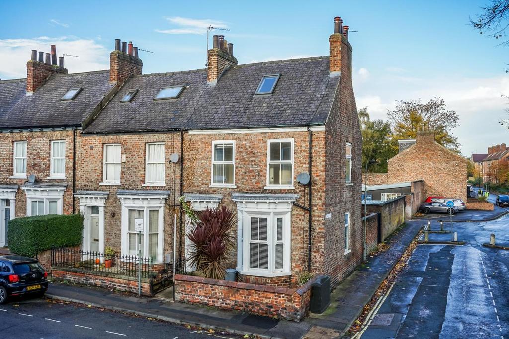 St. Johns Street, York 3 bed end of terrace house £500,000