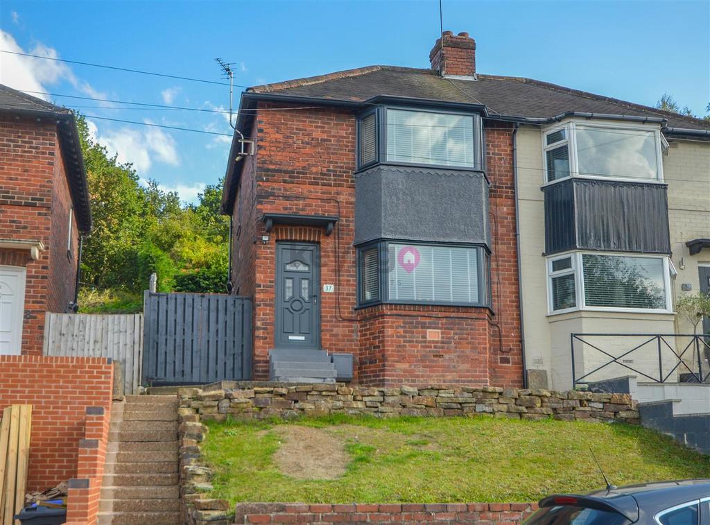 Wingfield Crescent, S12 2 bed semidetached house £775 pcm (£179 pw)