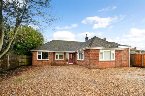 3 bedroom detached bungalow for sale - Nyton Road, Westergate