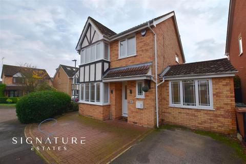 4 bedroom detached house for sale - Lysander Way, Abbots Langley