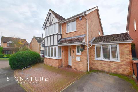 4 bedroom detached house for sale - Lysander Way, Abbots Langley