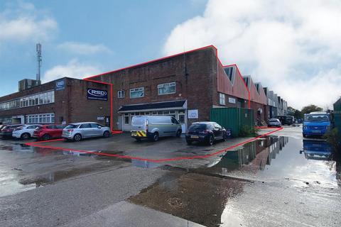 Industrial unit to rent - White City Road, Fforestfach, Swansea