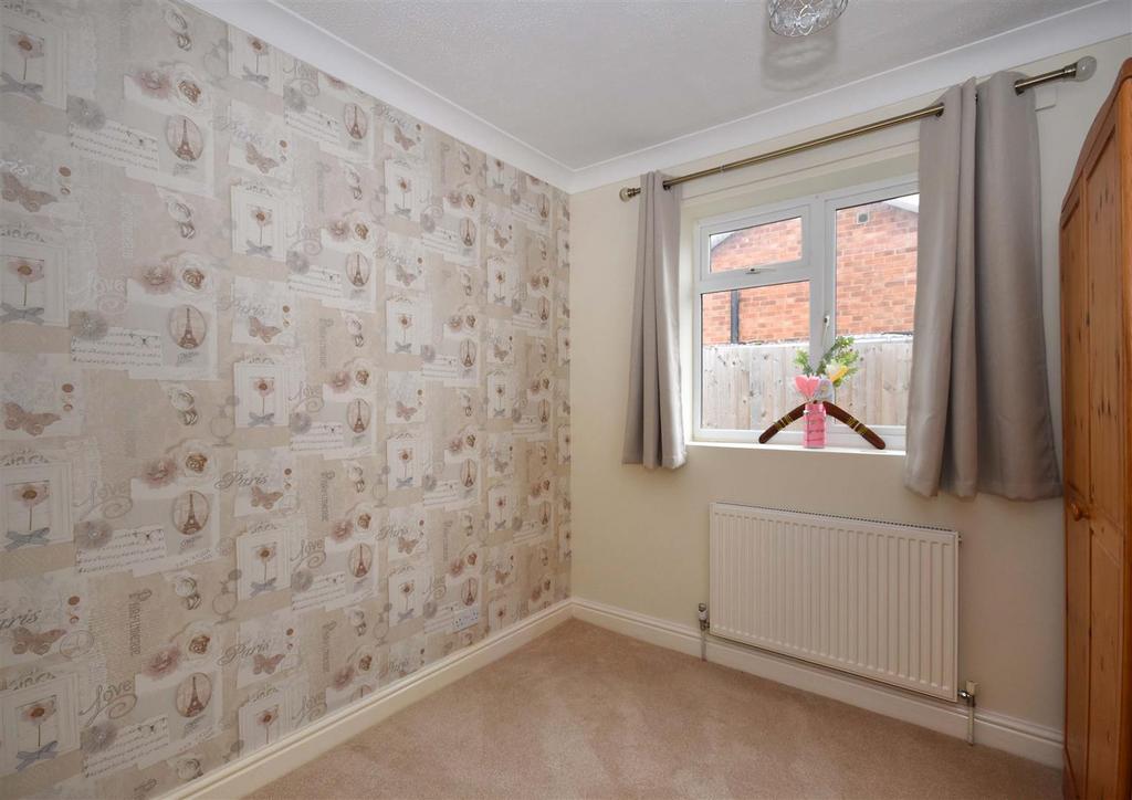 6 Lime Close-Bed2.jpg
