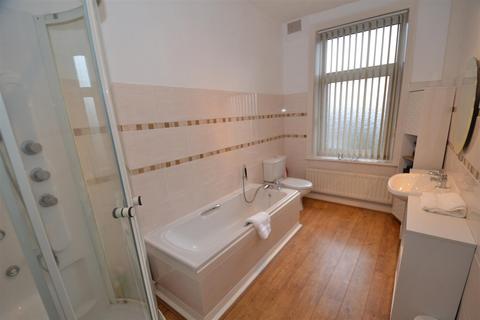 17 Olive Grove, Bradford, BD8 0LG