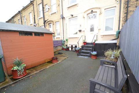 17 Olive Grove, Bradford, BD8 0LG