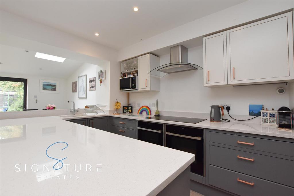 Kitchen 2 (25).jpg