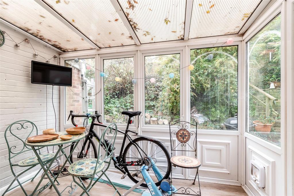 8528272-interior24.jpg