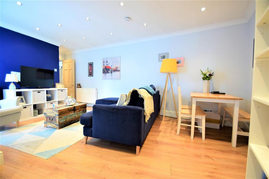 Lounge 105 AR.jpg