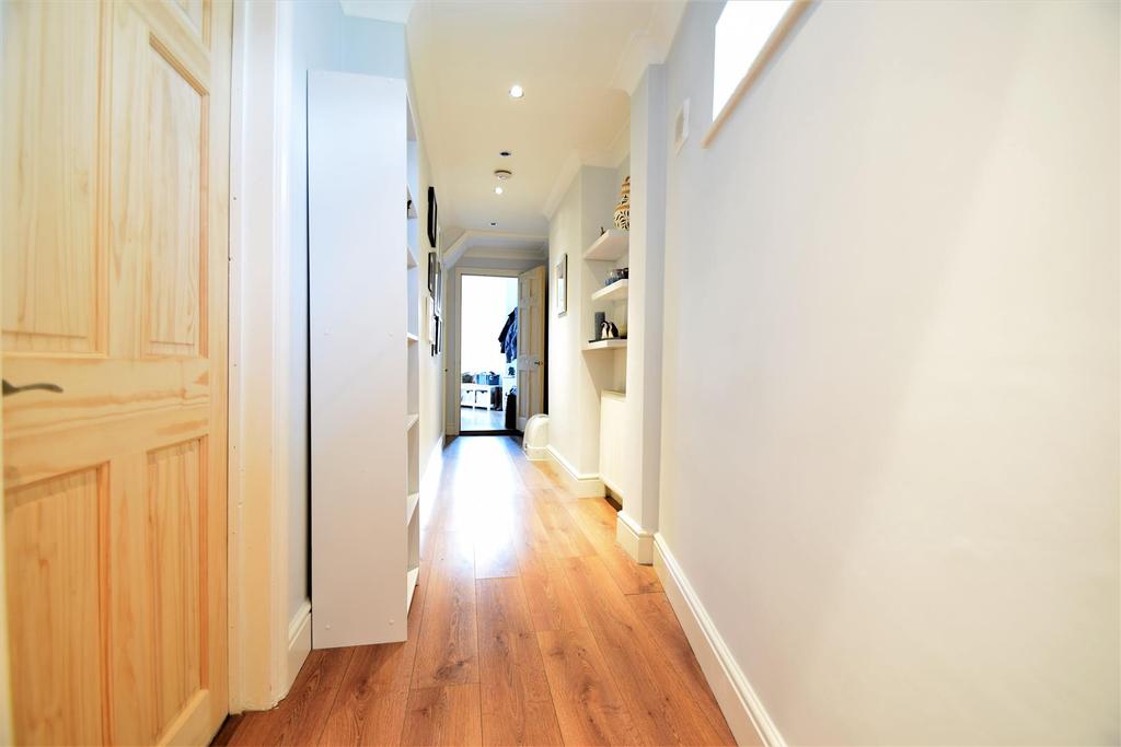 Hallway 2 105 AR.jpg