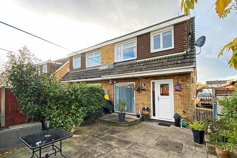 3 bedroom semi-detached house for sale - Becontree Drive, Manchester