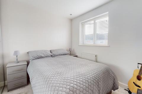 10 Yeates Drive, Kemsley, Sittingbourne, ME10 2UH