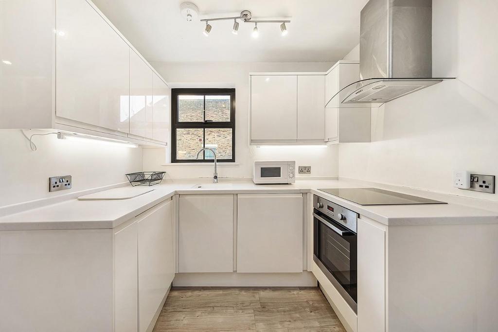 Kitchen (2).jpg