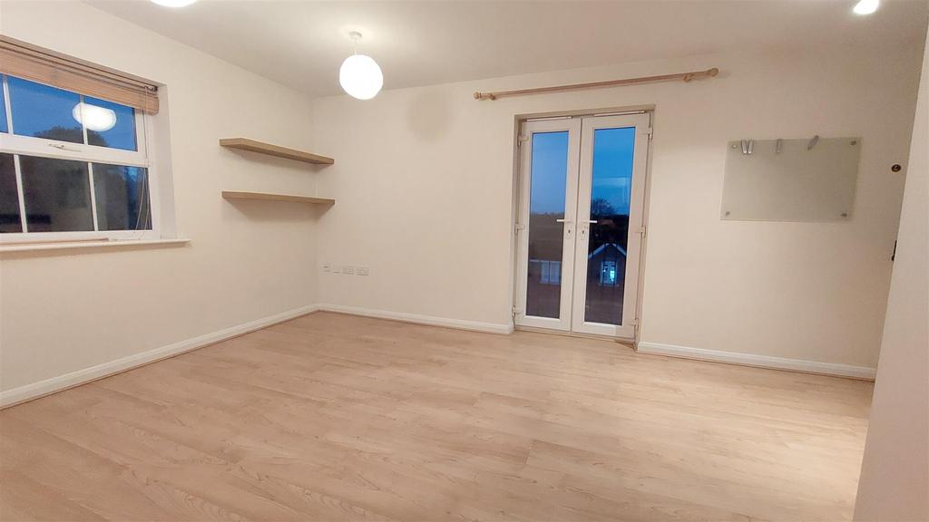 Alonso Close, Chellaston, Derby 2 bed apartment £775 pcm (£179 pw)