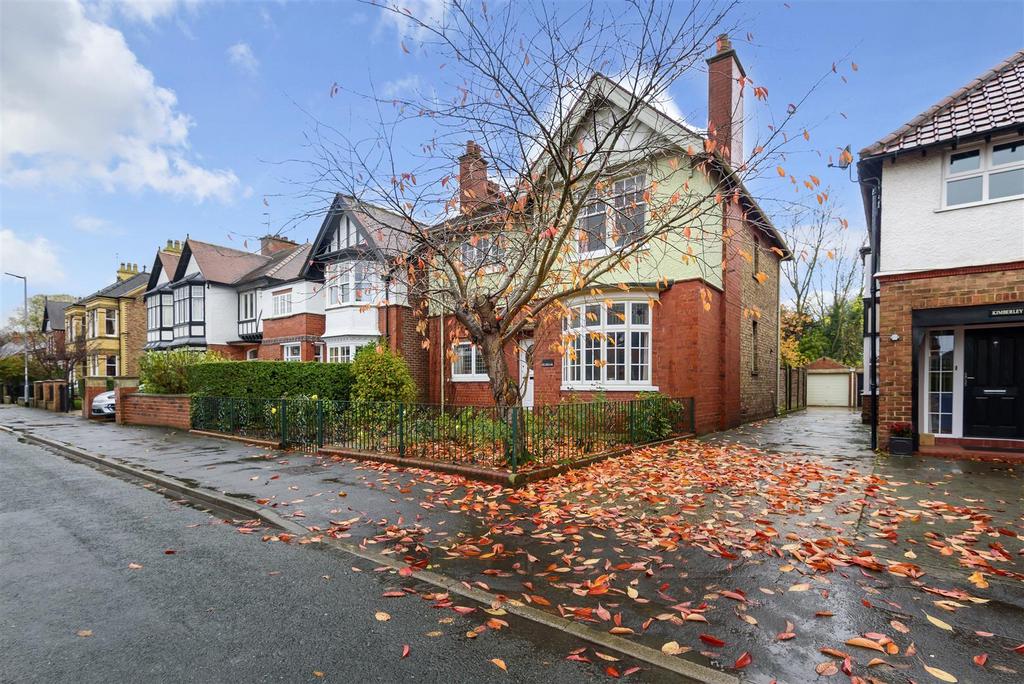 29 St. Johns Road, Driffield YO25 6RS 4 bed detached house for sale £