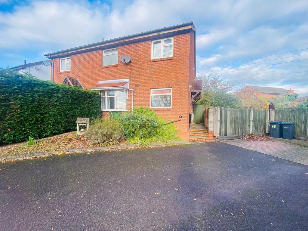 Carters Close, Sutton Coldfield 1 bed duplex £775 pcm (£179 pw)