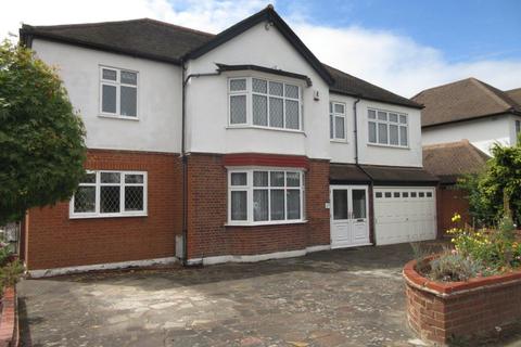 23 Minterne Avenue, Southall, UB2 4HW