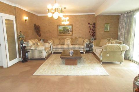 23 Minterne Avenue, Southall, UB2 4HW