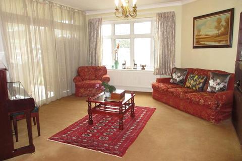 23 Minterne Avenue, Southall, UB2 4HW