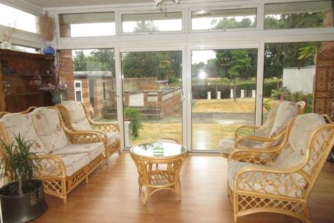 23 Minterne Avenue, Southall, UB2 4HW